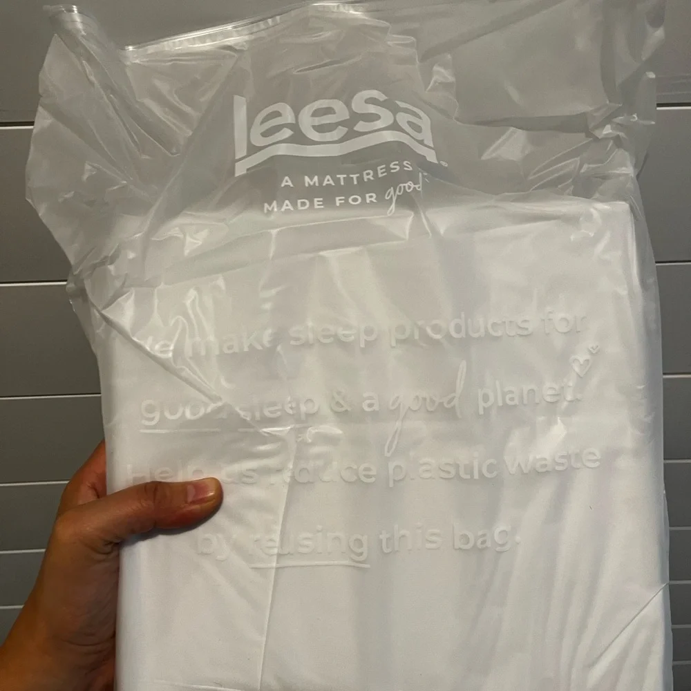 *Leesa Twin Tencel Mattress Protector NWT